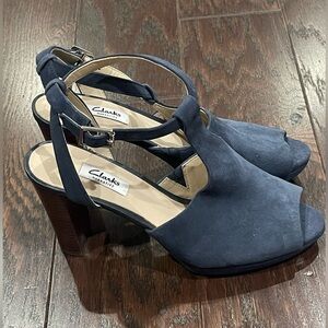 Clarks Kendra Charm Ladies Navy Suede Peep Toe Heels Women Size 9M NEW
